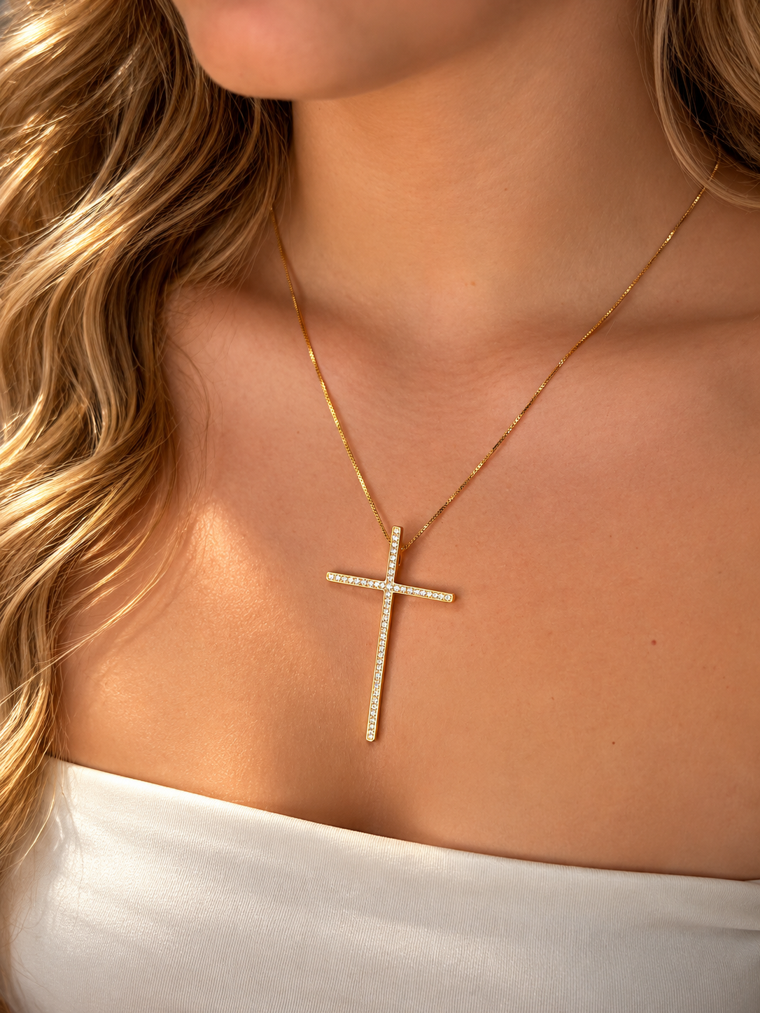 Colar Crucifixo Slim Cristal